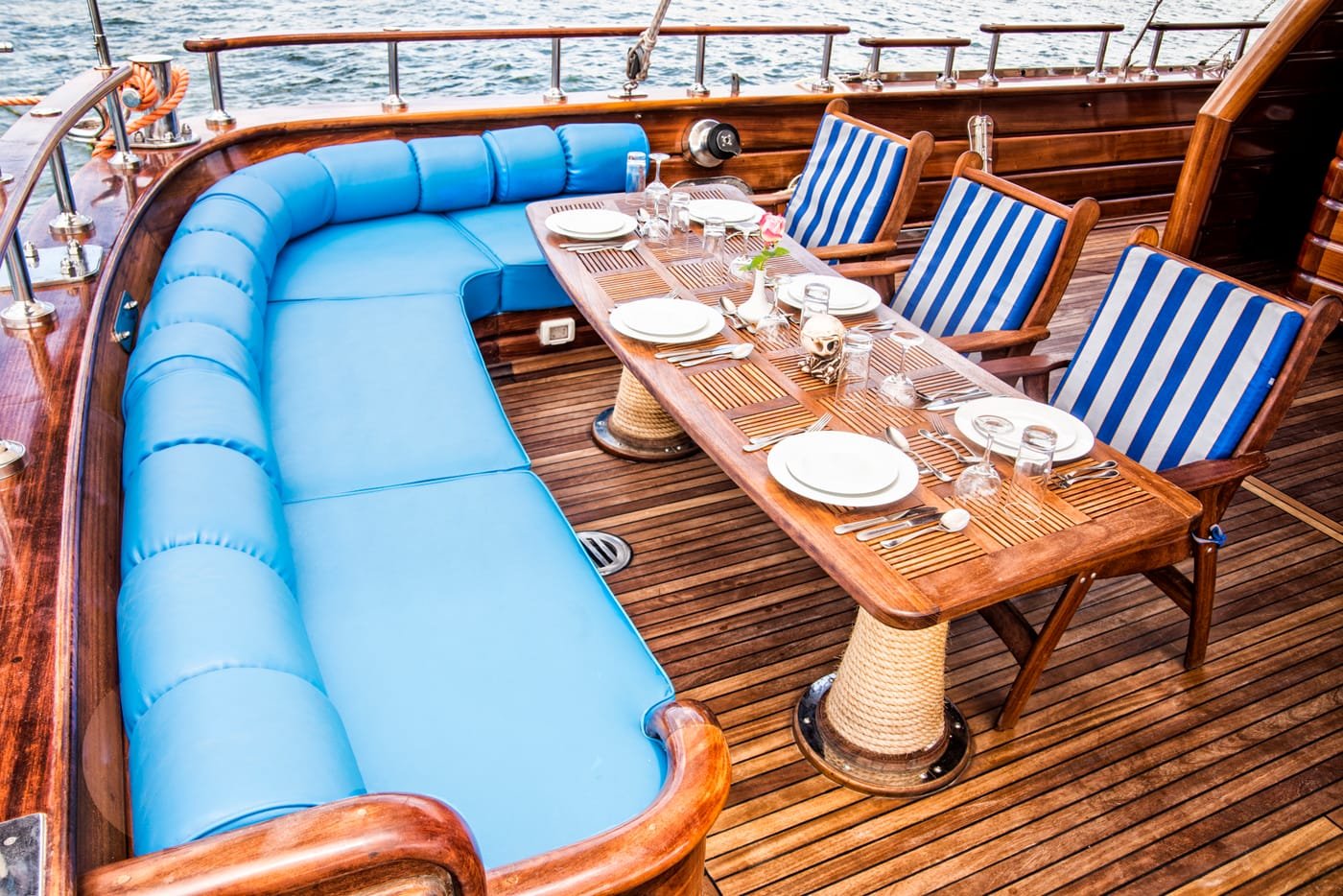 Deck dining on the Pirates sailing boat