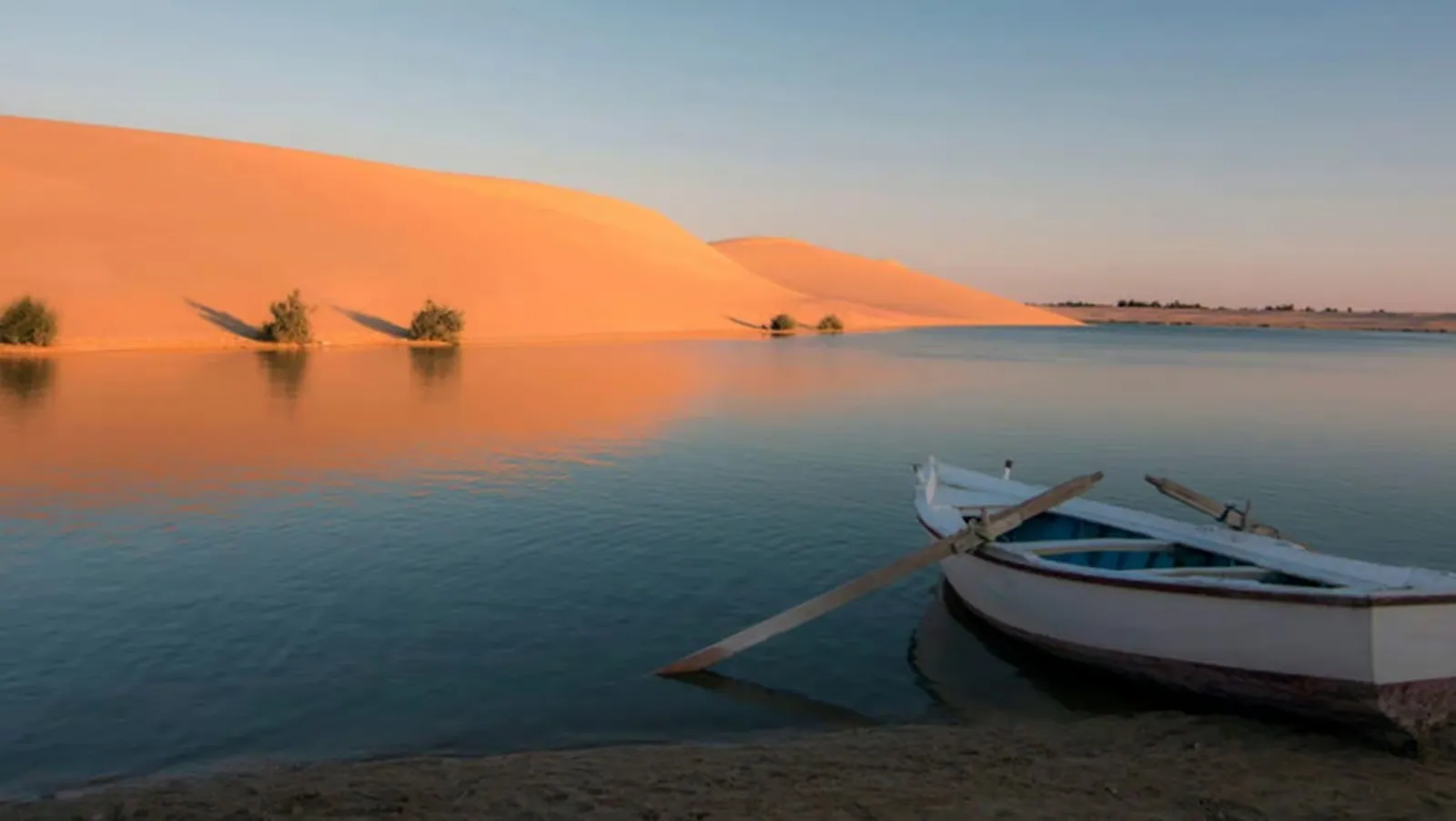 Magic Lake dunes in Fayoum's Wadi El Rayan at sunset